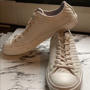 Men size 12 Converse Woven